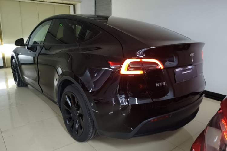 Used Tesla Model Y 2022 Rear-Wheel-Drive Version Exterior 2