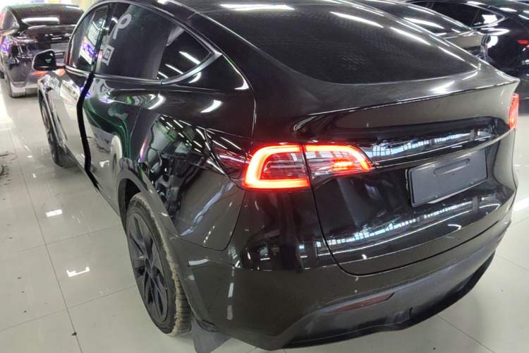Used Tesla Model Y 2022 Revised Version Long-Range All-Wheel Drive Exterior 2