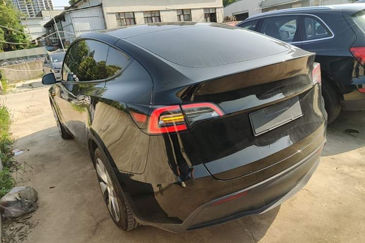 Used Tesla Model Y 2022 Revised Version Long-Range All-Wheel Drive Exterior 2