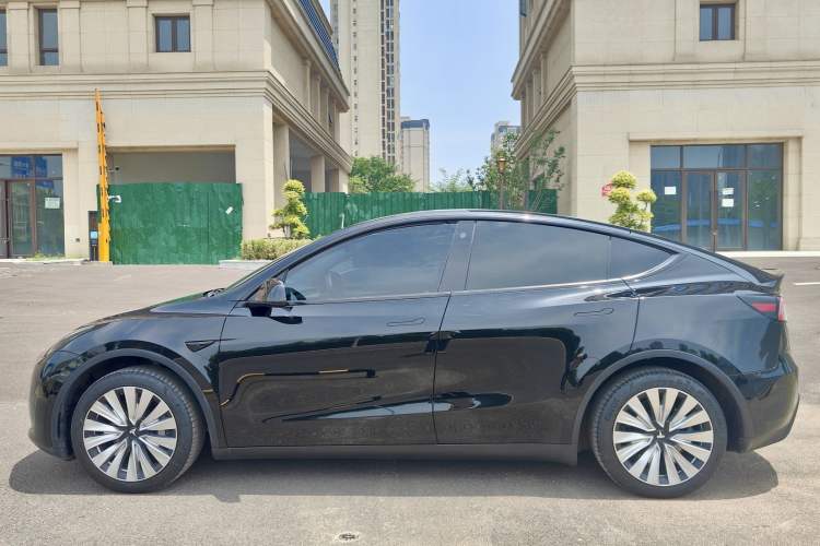 Used Tesla Model Y 2022 Rear-Wheel-Drive Version Exterior 2