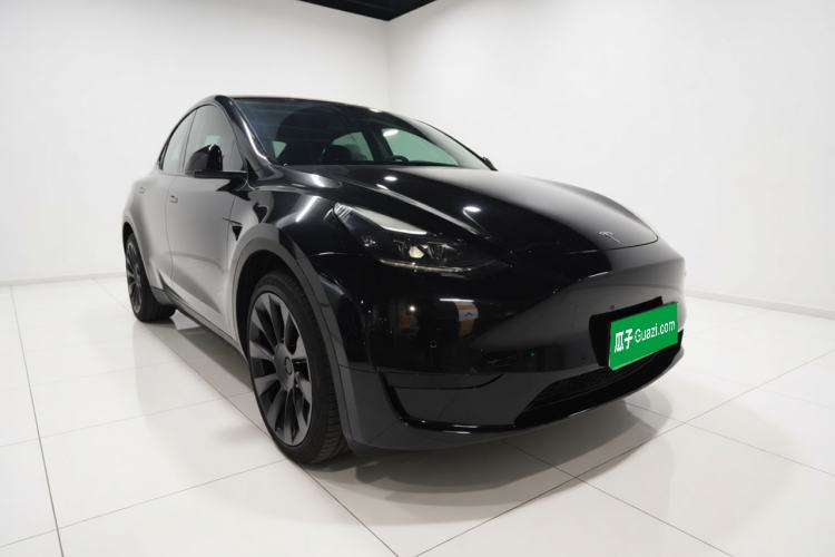 Tesla Model Y 2022 — 3