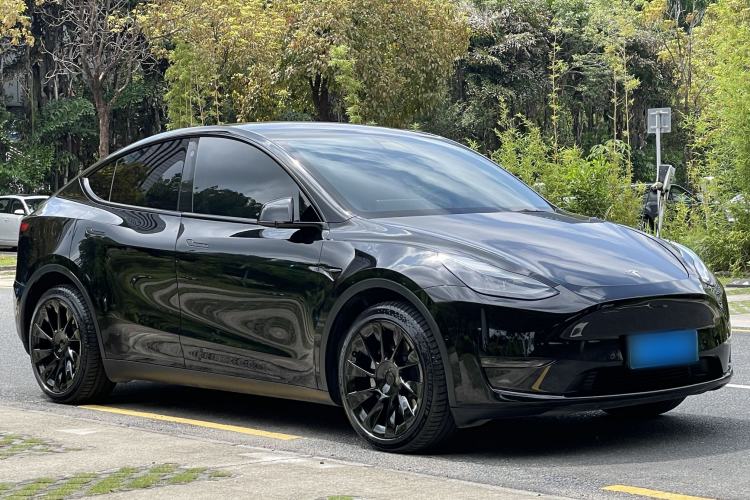 Used Tesla Model Y 2022 Long-Range All-Wheel-Drive Version Exterior 2