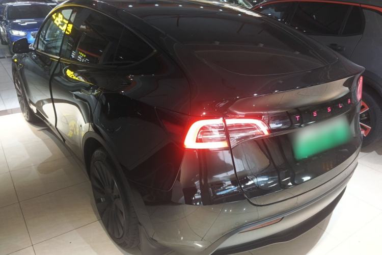 Used Tesla Model Y 2022 Rear-Wheel-Drive Version Exterior 2