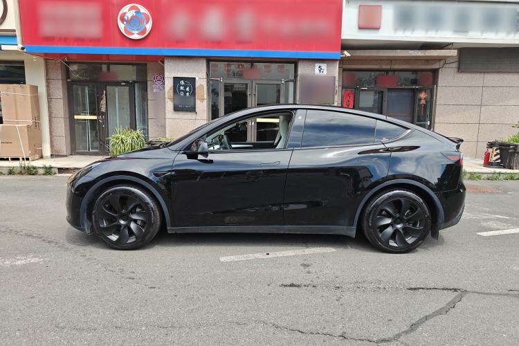 Used Tesla Model Y 2022 Rear-Wheel-Drive Version Exterior 2