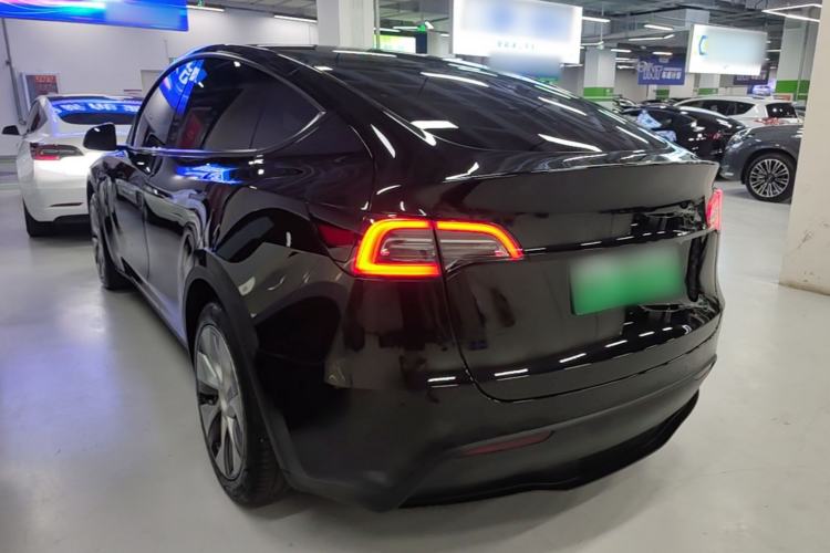 Used Tesla Model Y 2022 Rear-Wheel-Drive Version Exterior 2
