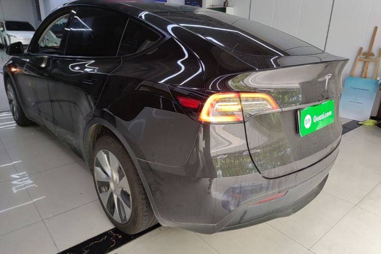 Used Tesla Model Y 2022 Long-Range All-Wheel-Drive Version Exterior 2