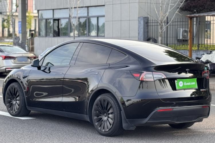 Used Tesla Model Y 2022 Rear-Wheel-Drive Version Exterior 2