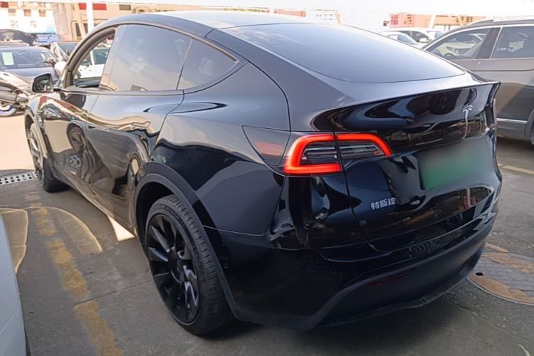 Used Tesla Model Y 2022 Rear-Wheel-Drive Version Exterior 2