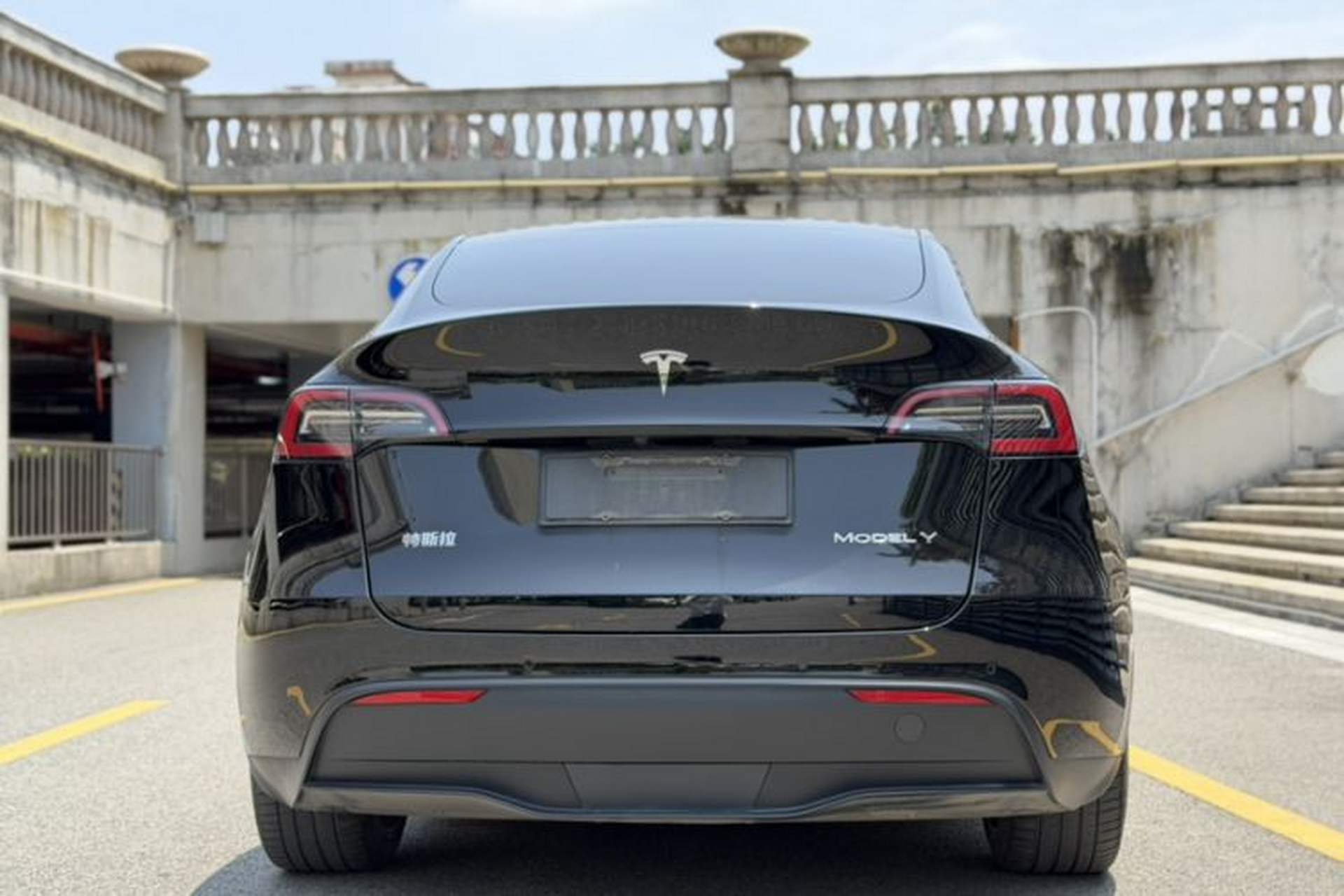 Used Tesla Model Y 2022 Rear-Wheel-Drive Version Exterior 2