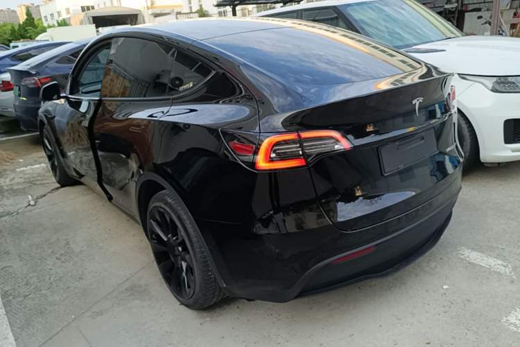 Used Tesla Model Y 2022 Revised Version Long-Range All-Wheel Drive Exterior 2