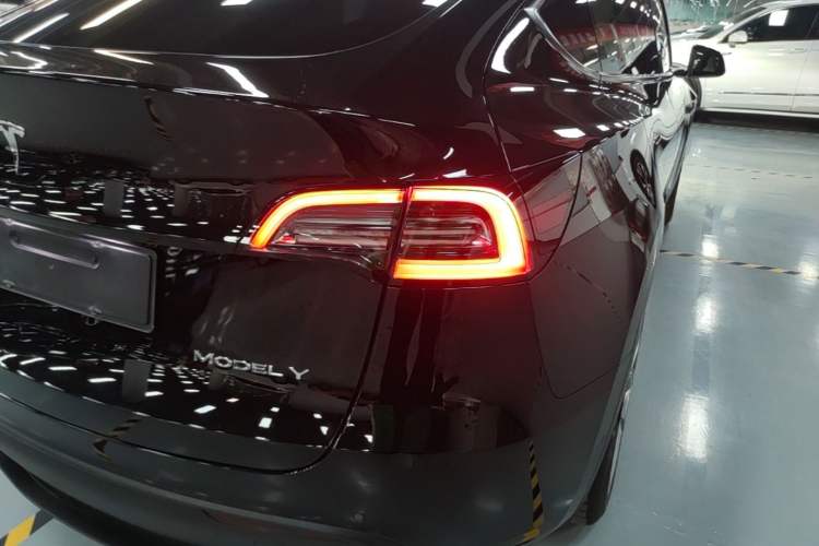 Used Tesla Model Y 2022 Revised Version Rear-Wheel Drive Exterior 3