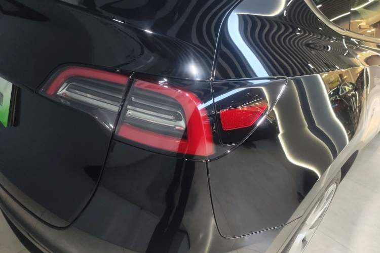 Used Tesla Model Y 2022 Revised Version Long-Range All-Wheel Drive Exterior 3