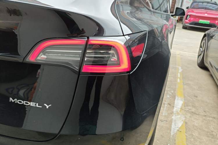 Used Tesla Model Y 2022 Revised Version Rear-Wheel Drive Exterior 3