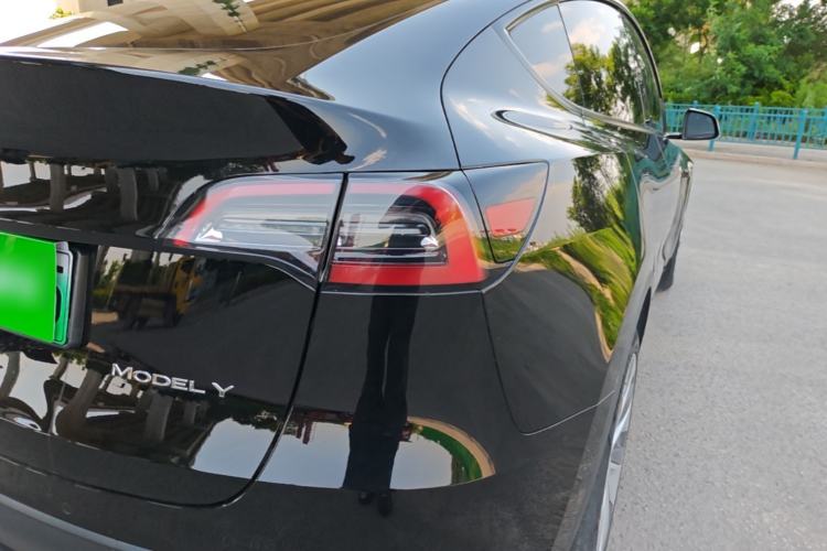 Used Tesla Model Y 2022 Revised Version Long-Range All-Wheel Drive Exterior 3