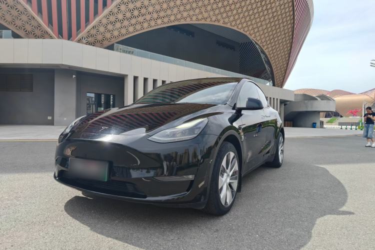 Used Tesla Model Y 2022 Long-Range All-Wheel-Drive Version Exterior 3
