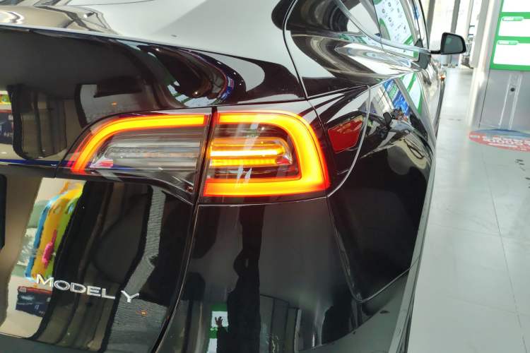 Used Tesla Model Y 2022 Rear-Wheel-Drive Version Exterior 3