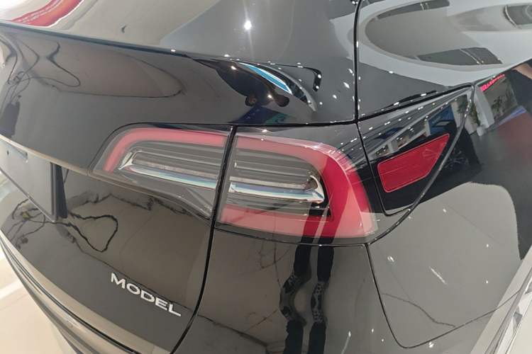 Used Tesla Model Y 2022 Revised Version Rear-Wheel Drive Exterior 3