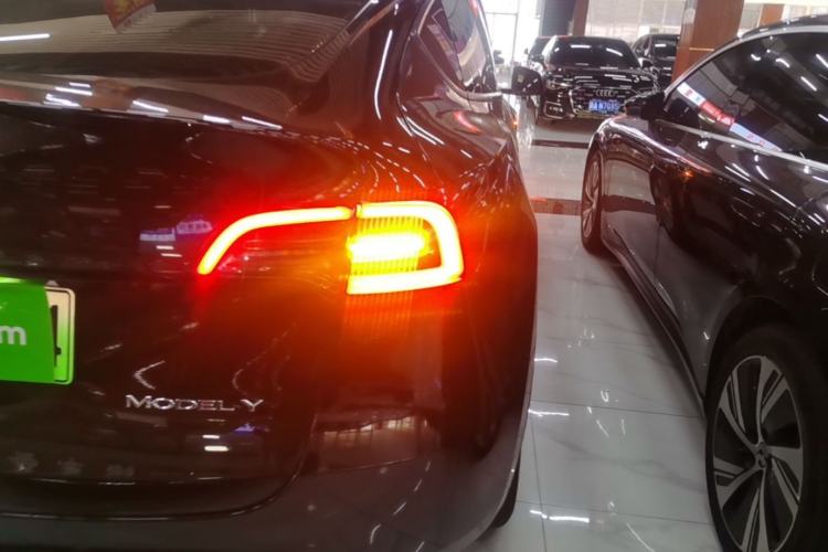 Used Tesla Model Y 2022 Revised Version Long-Range All-Wheel Drive Exterior 3