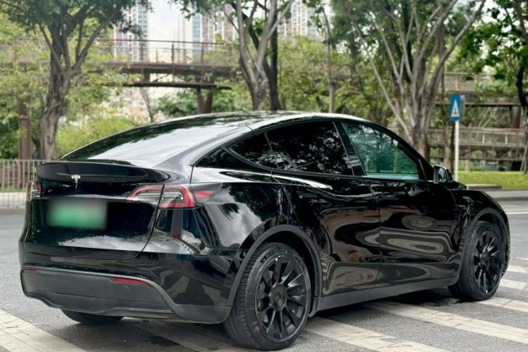 Used Tesla Model Y 2022 Long-Range All-Wheel-Drive Version Exterior 3
