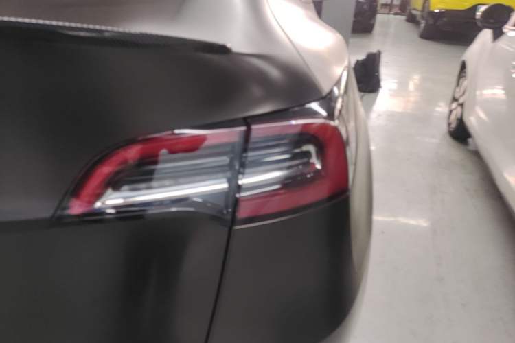 Used Tesla Model Y 2022 Long-Range All-Wheel-Drive Version Exterior 3