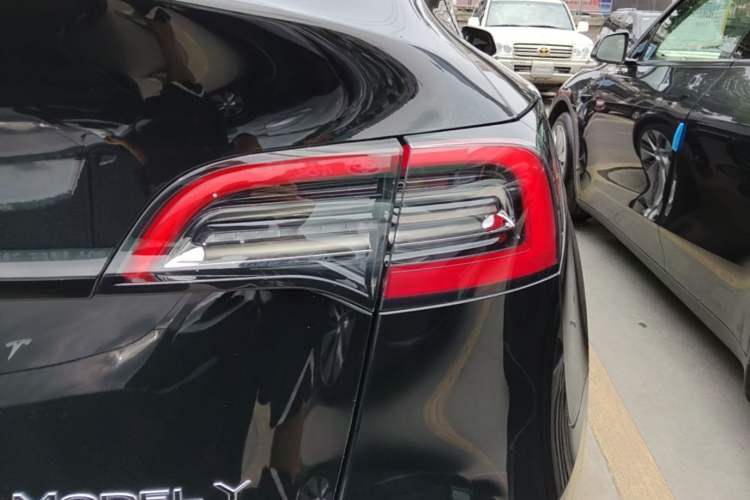 Used Tesla Model Y 2022 Revised Version Rear-Wheel Drive Exterior 3