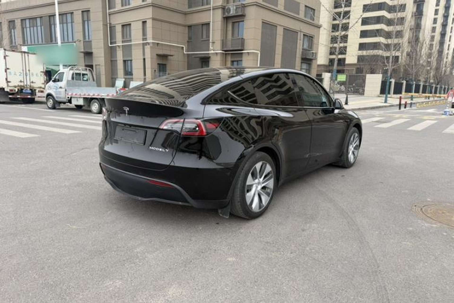 Used Tesla Model Y 2022 Rear-Wheel-Drive Version Exterior 3