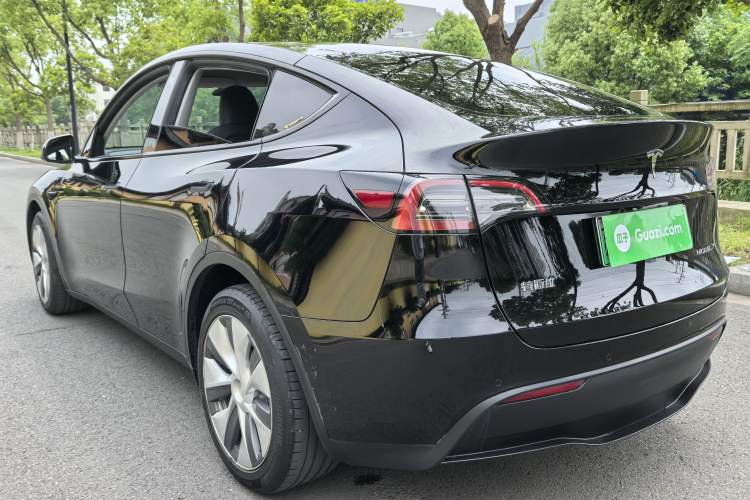 Used Tesla Model Y 2022 Long-Range All-Wheel-Drive Version Exterior 3