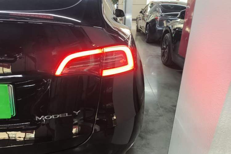 Used Tesla Model Y 2022 Rear-Wheel-Drive Version Exterior 3