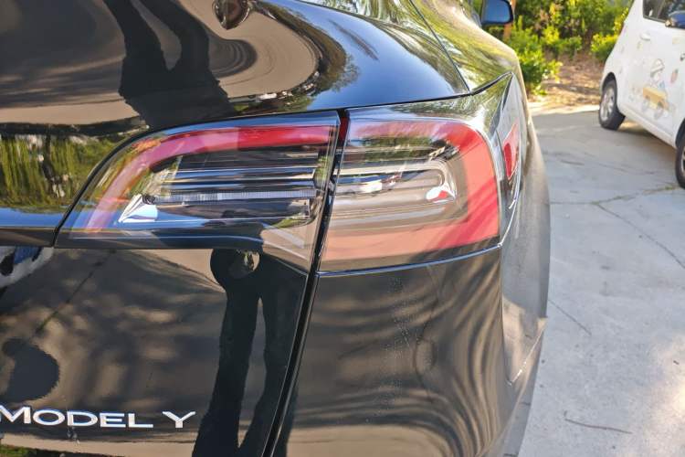 Used Tesla Model Y 2022 Rear-Wheel-Drive Version Exterior 3