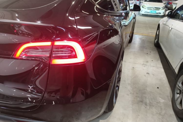Used Tesla Model Y 2022 Performance High-Performance All-Wheel-Drive Version Exterior 3