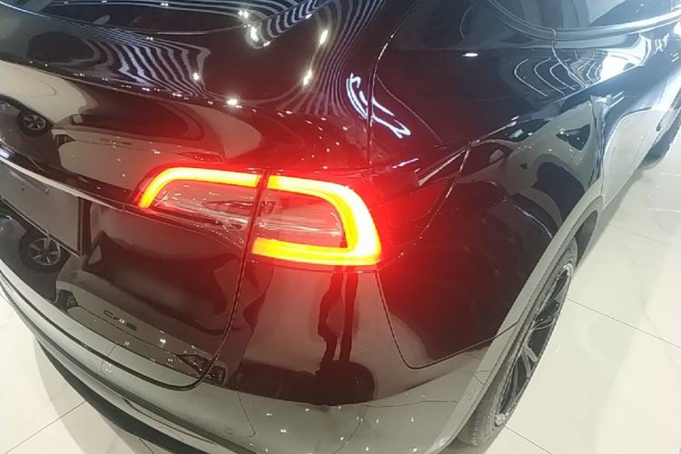 Used Tesla Model Y 2022 Revised Version Rear-Wheel Drive Exterior 3