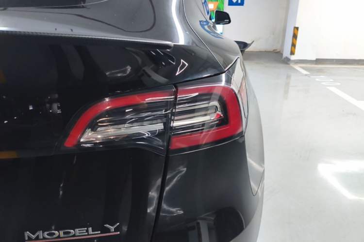 Used Tesla Model Y 2022 Performance High-Performance All-Wheel-Drive Version Exterior 3