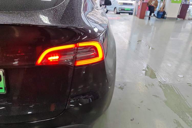 Used Tesla Model Y 2022 Rear-Wheel-Drive Version Exterior 3