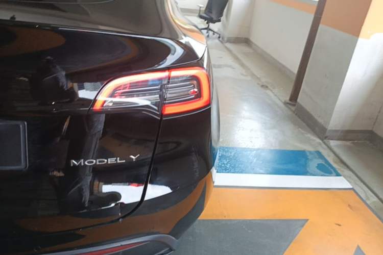 Used Tesla Model Y 2022 Rear-Wheel-Drive Version Exterior 3