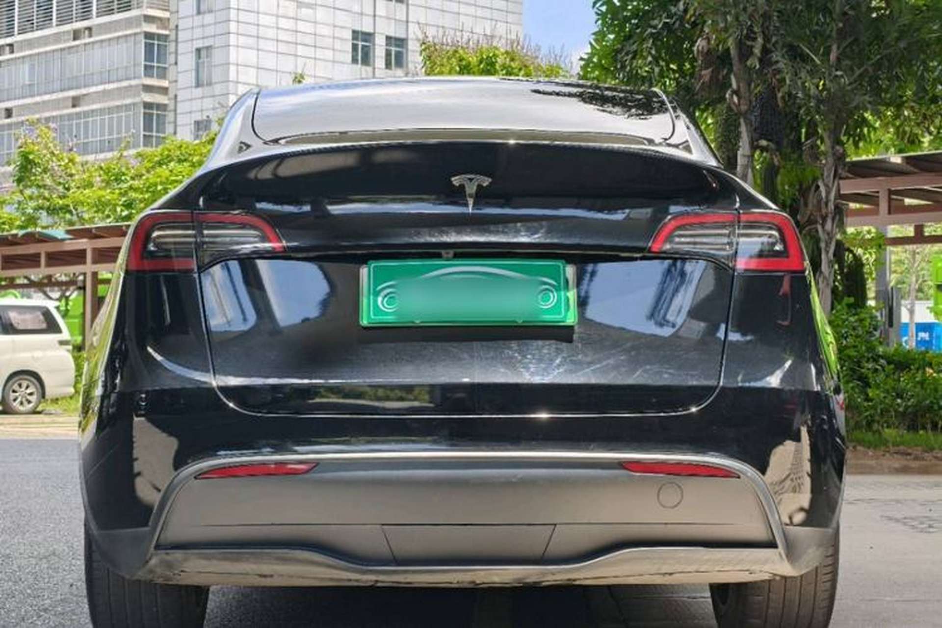 Used Tesla Model Y 2022 Revised Version Long-Range All-Wheel Drive Exterior 3