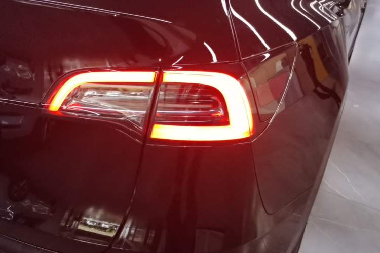 Used Tesla Model Y 2022 Revised Version Long-Range All-Wheel Drive Exterior 3