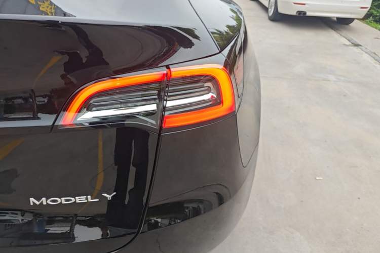 Used Tesla Model Y 2022 Revised Version Rear-Wheel Drive Exterior 3