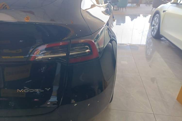 Used Tesla Model Y 2022 Revised Version Rear-Wheel Drive Exterior 3