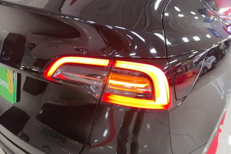 Used Tesla Model Y 2022 Rear-Wheel-Drive Version Exterior 3