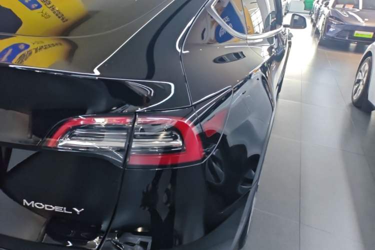 Used Tesla Model Y 2022 Revised Version Rear-Wheel Drive Exterior 3