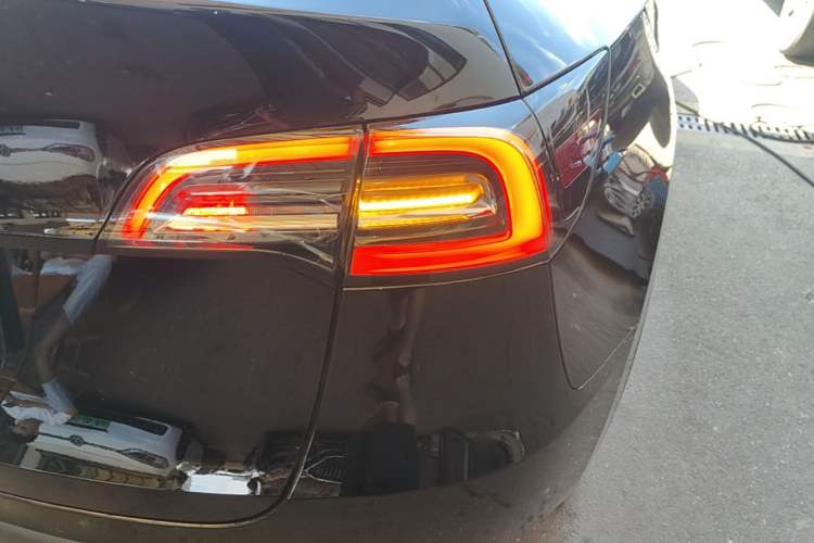 Used Tesla Model Y 2022 Rear-Wheel-Drive Version Exterior 3