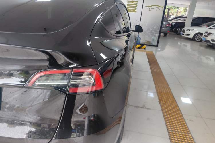 Used Tesla Model Y 2022 Rear-Wheel-Drive Version Exterior 3