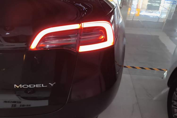 Used Tesla Model Y 2022 Revised Version Rear-Wheel Drive Exterior 3