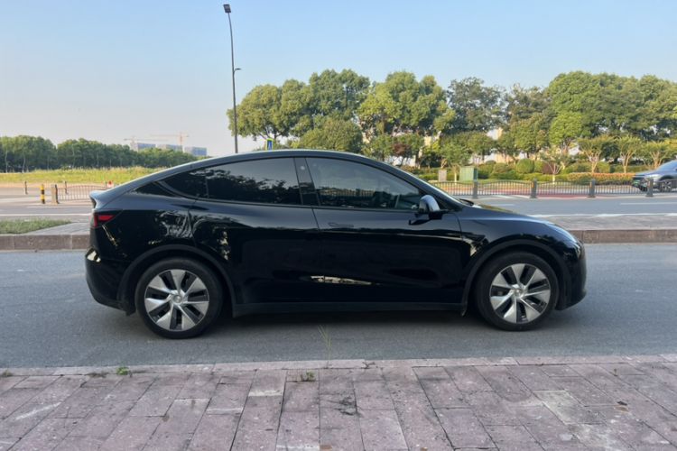 Used Tesla Model Y 2022 Revised Version Rear-Wheel Drive Exterior 4