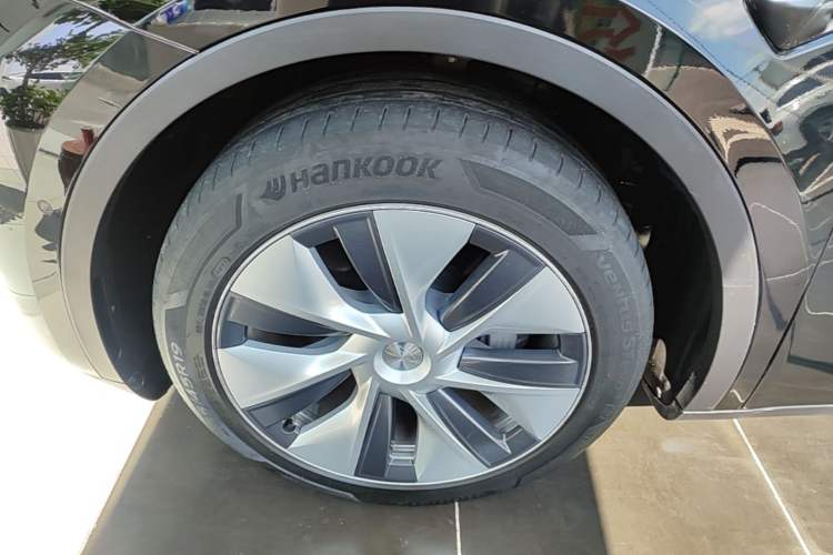Used Tesla Model Y 2022 Revised Version Long-Range All-Wheel Drive Exterior 4