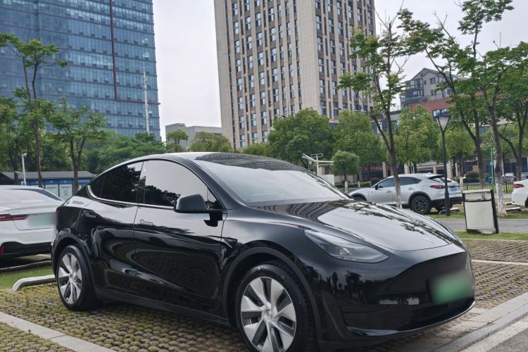 Used Tesla Model Y 2022 Rear-Wheel-Drive Version Exterior 4