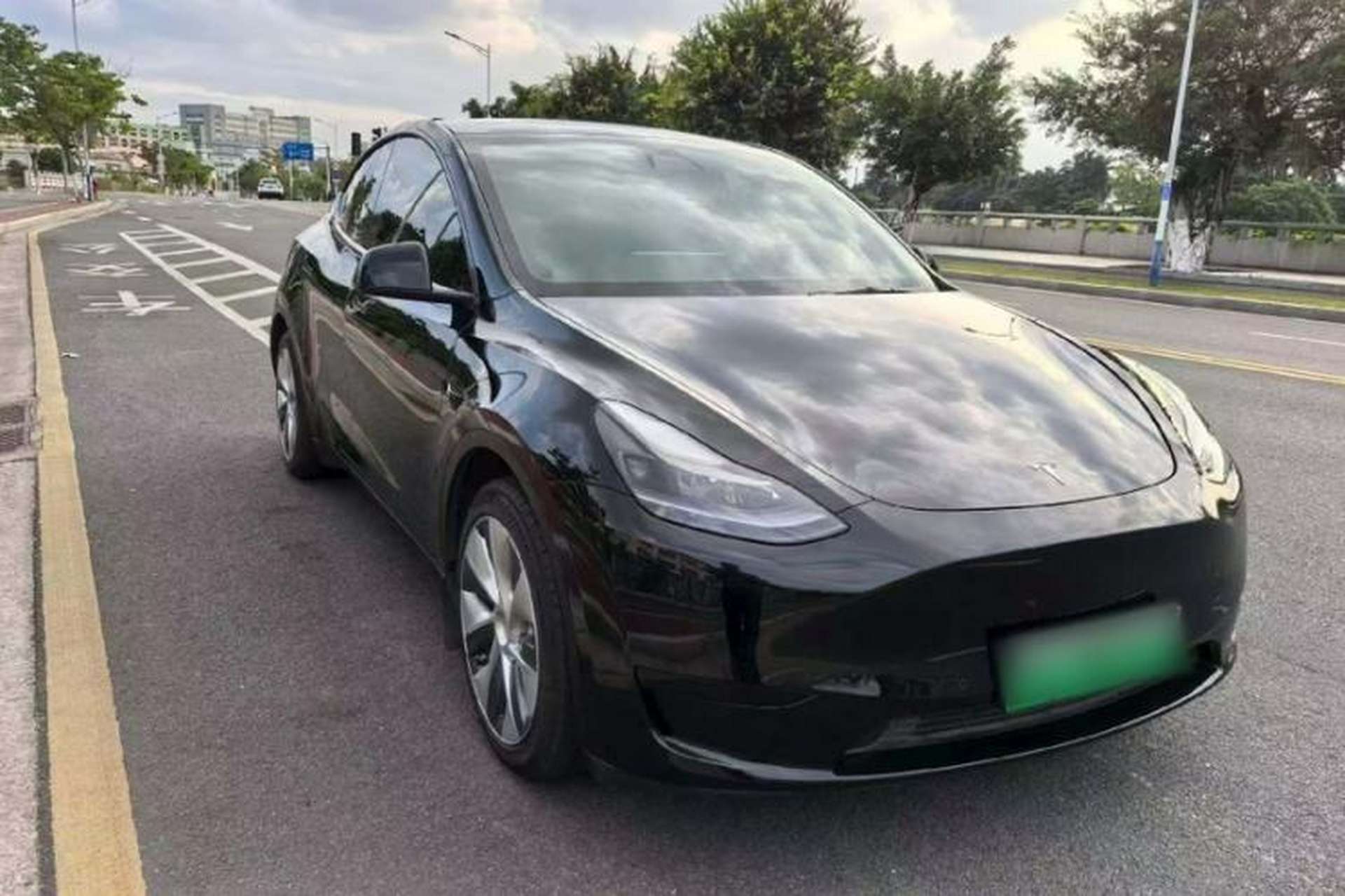 Used Tesla Model Y 2022 Revised Version Long-Range All-Wheel Drive Exterior 4