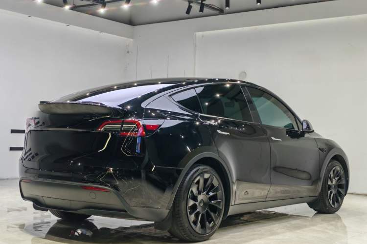 Used Tesla Model Y 2022 Long-Range All-Wheel-Drive Version Exterior 4