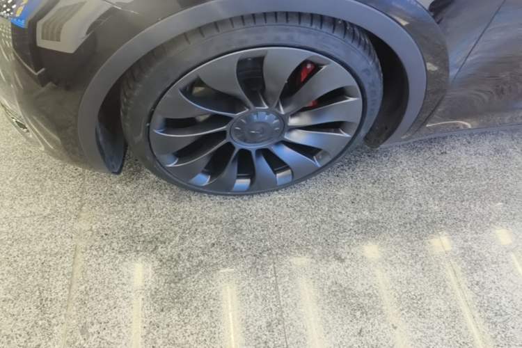 Used Tesla Model Y 2022 Performance High-Performance All-Wheel-Drive Version Exterior 4