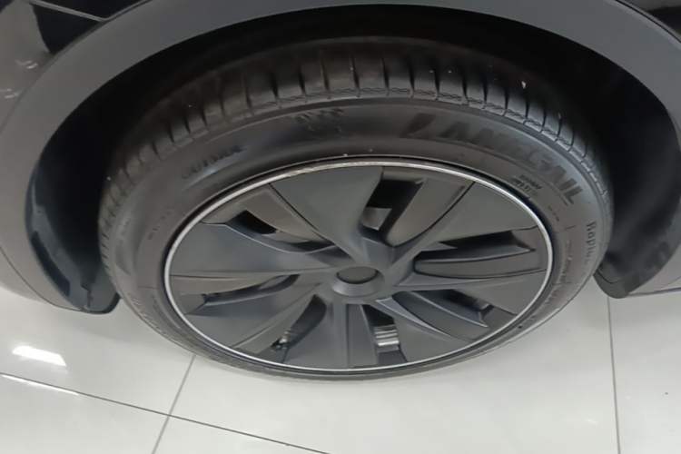 Used Tesla Model Y 2022 Long-Range All-Wheel-Drive Version Exterior 4
